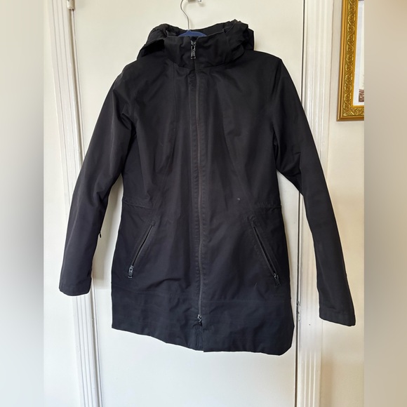 The North Face Jackets & Blazers - The North Face Black Quilted Jacket